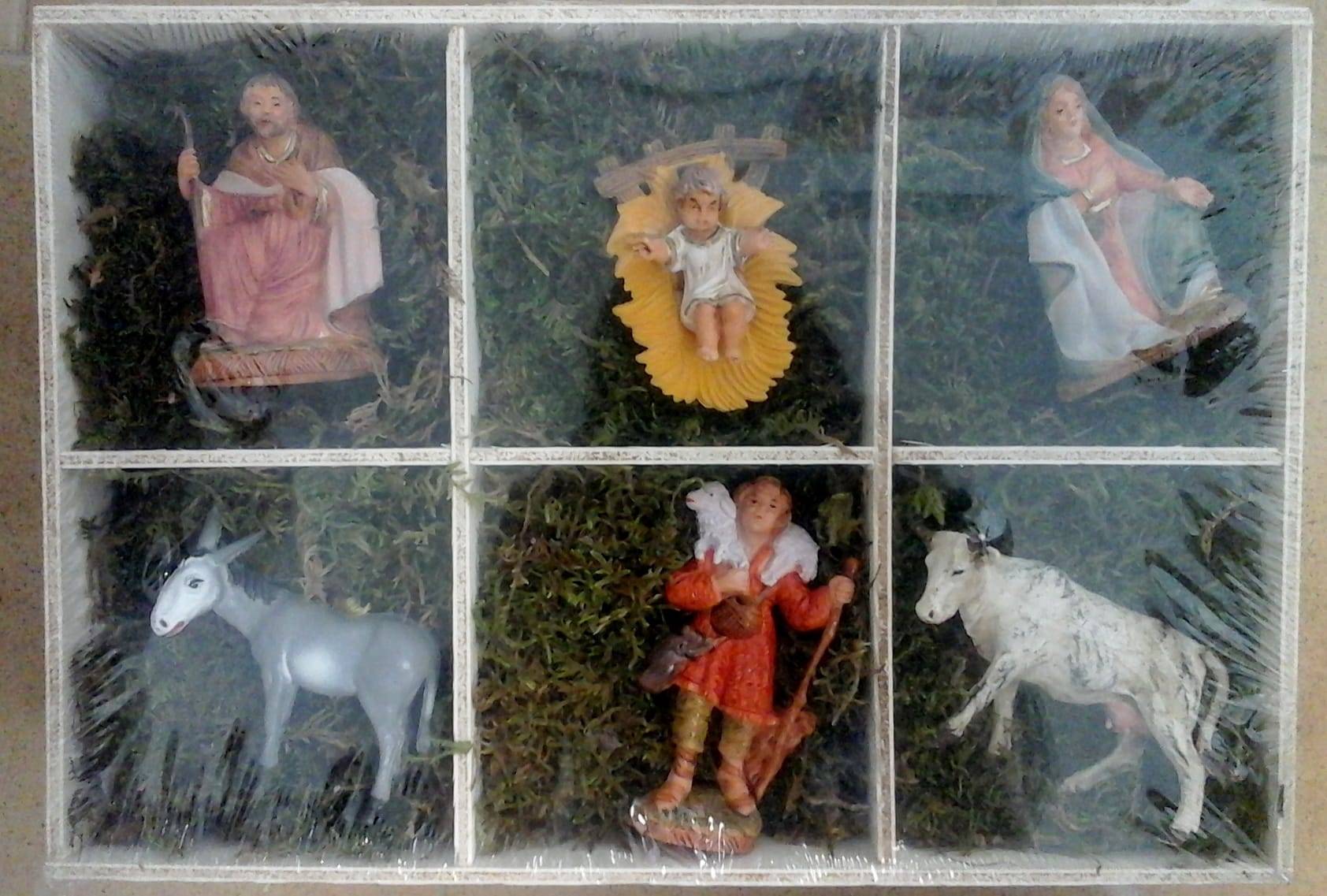Coffret 6 santons - L.32 x l.22 x H.5 cm