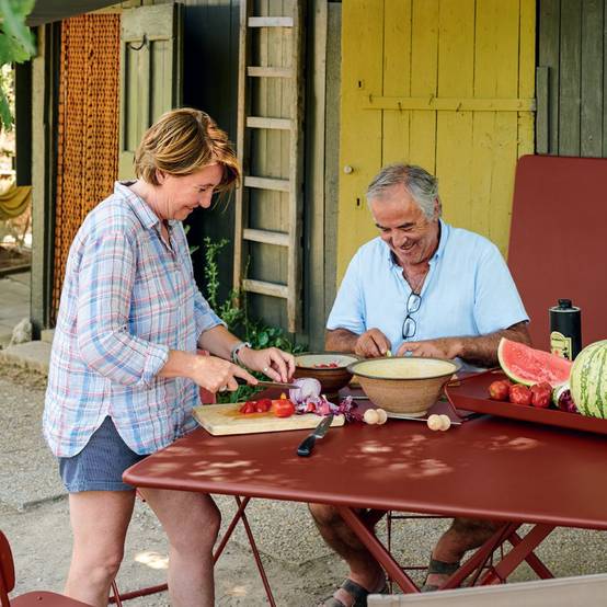 Fermob - Table de jardin rectangulaire pliante acier piment 8 personnes Cargo Fermob - Image 4