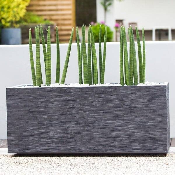 EDA Plastiques - Jardinière Graphit résine L99.5 H43 blanc - Image 11