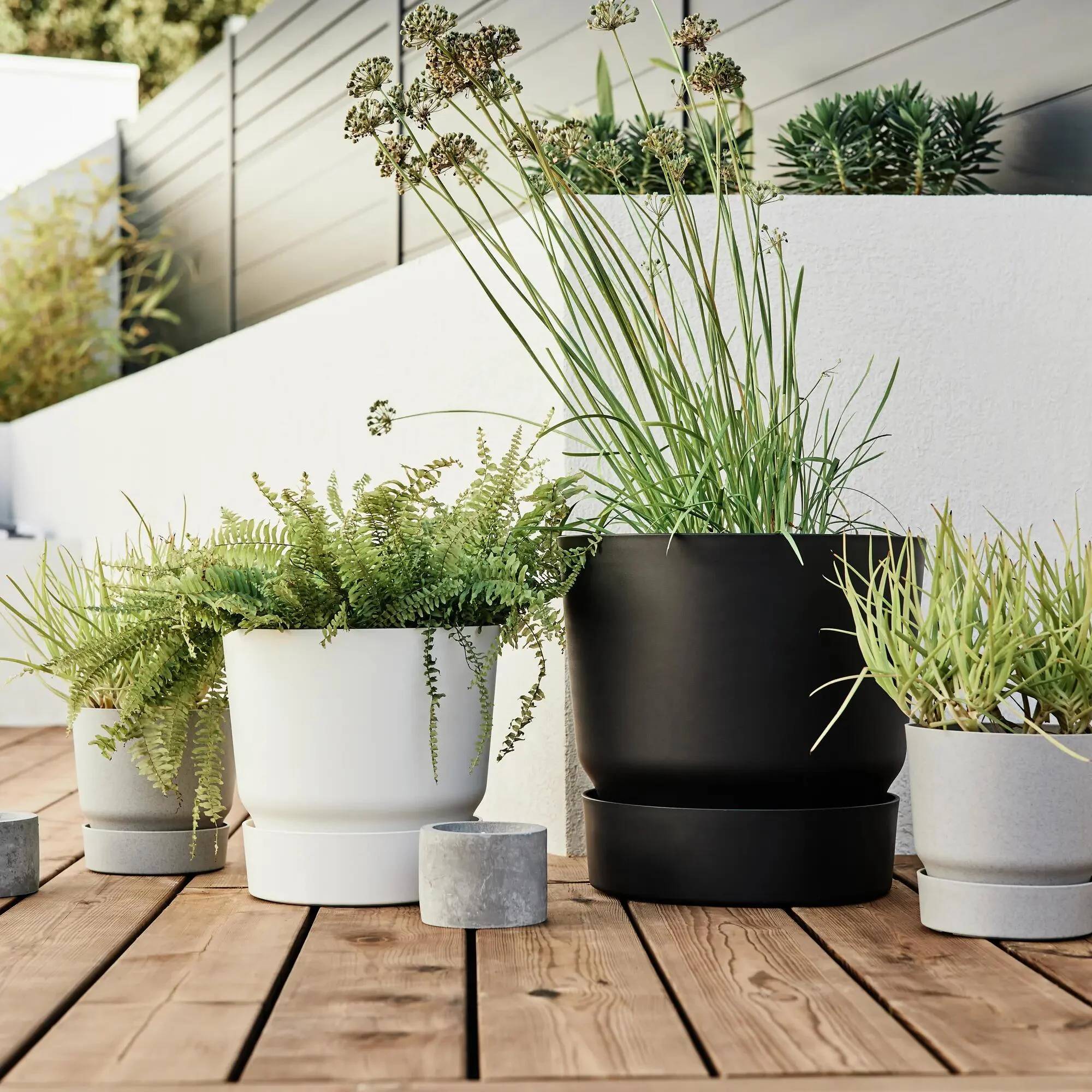 Pot de fleurs rond plastique noir Ø 39 cm H 36,8 cm – ELHO - Image 2