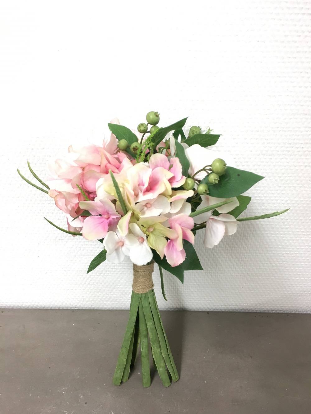 Kalyste - Bouquet hortensias et baies artificiel rose L.33 x l.10 x H.33 cm - Imagen 2