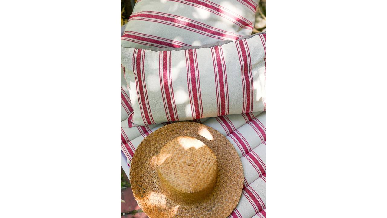 Jardin Privé - Coussin Déco 50x30 cm Chatel Rouge - Image 2