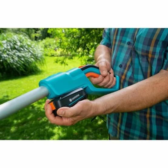 Taille-haie sur perche à batterie noir et orange L.245 cm H.42 cm ép.16 mm - Gardena - Image 13