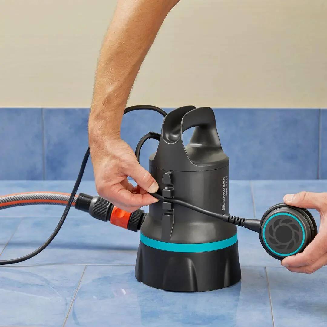 Pompe d'évacuation eaux claires 9000 l/h 300 W GARDENA - Imagen 7