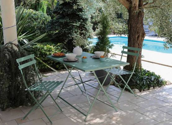 Pro Loisirs - Table de Jardin Acier Amande L.110 x l.70 x H.71 cm - PROLOISIRS - Image 3