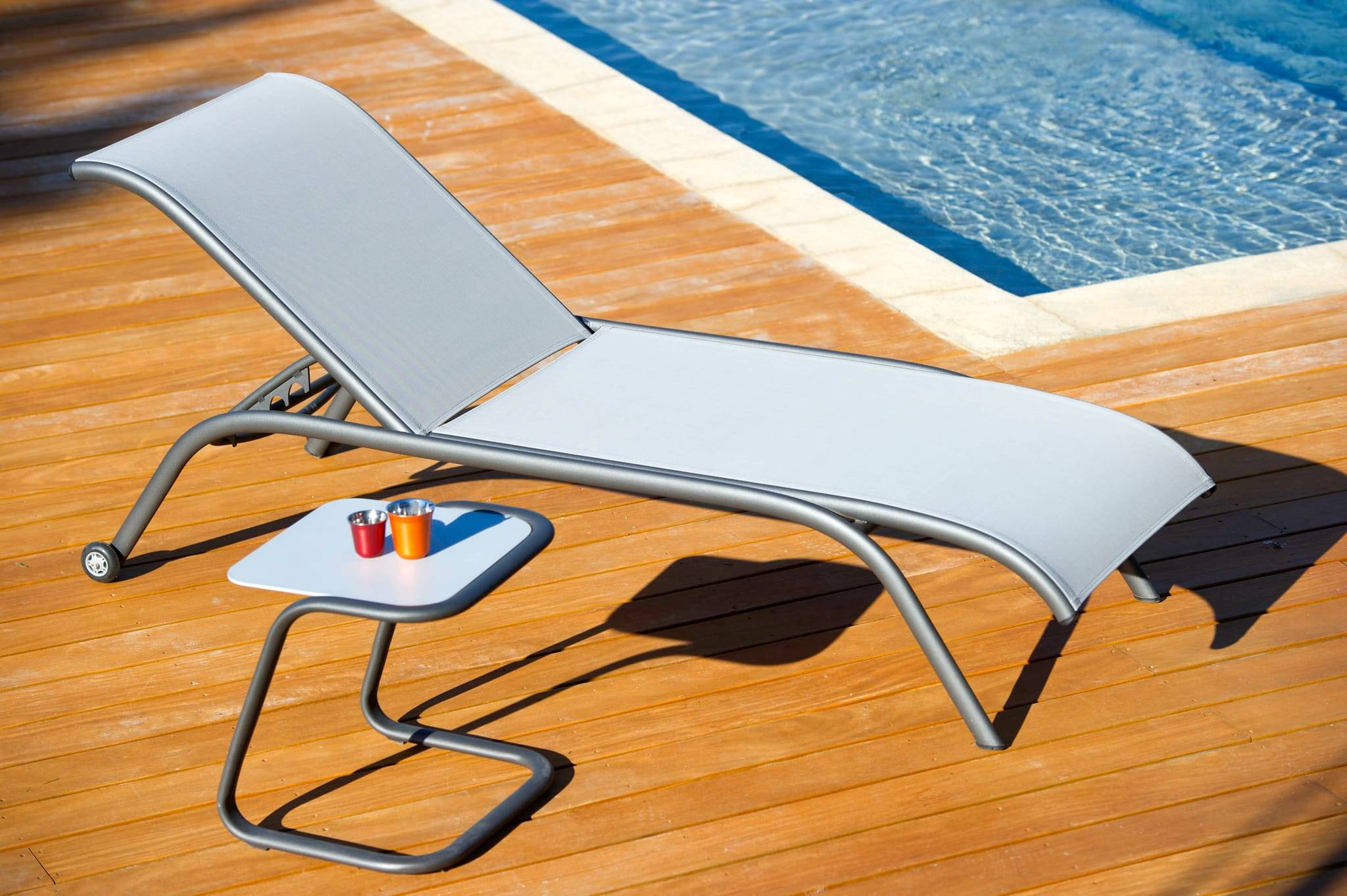 Pol - Table basse aluminium Beauty gris clair L.45 x l.43 x H.43 cm - Image 2