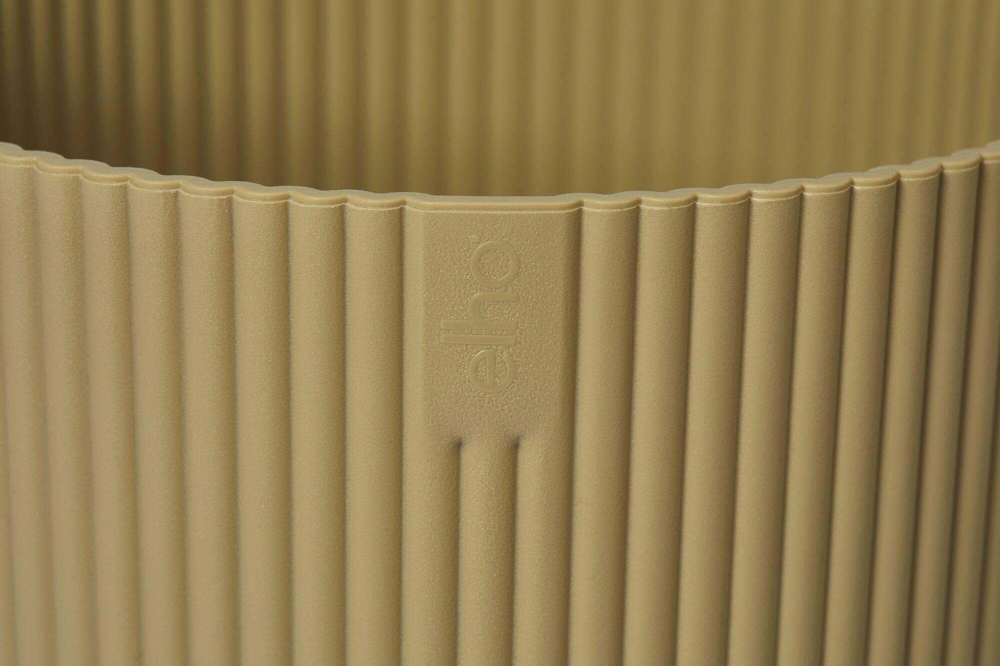Elho - Elho - Pot Vibes Fold Rond Jaune Beurre Ø.18,34 x H.16,8 cm - Imagen 9