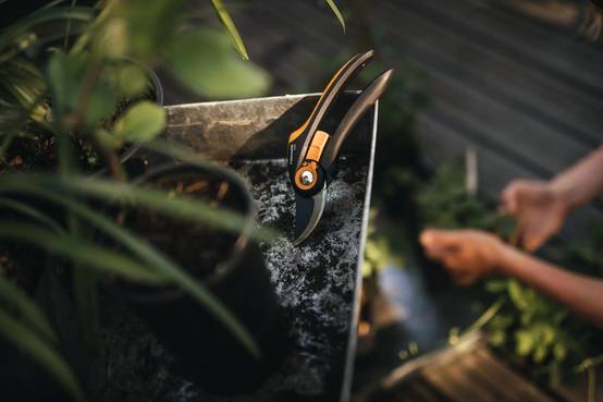 Fiskars - Sécateur à lame franche Plus™ (P541) - Fiskars - Image 17