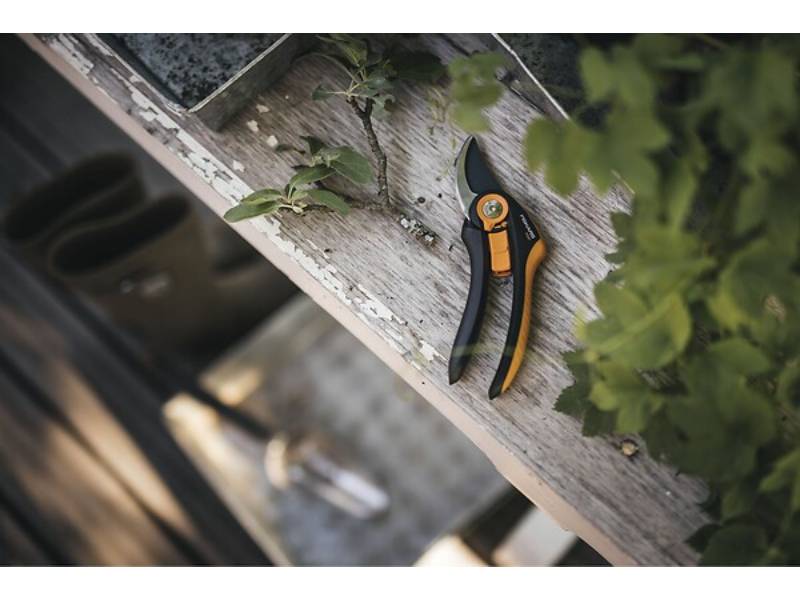 Fiskars - Sécateur à lame franche Plus™ (P541) - Fiskars - Image 2