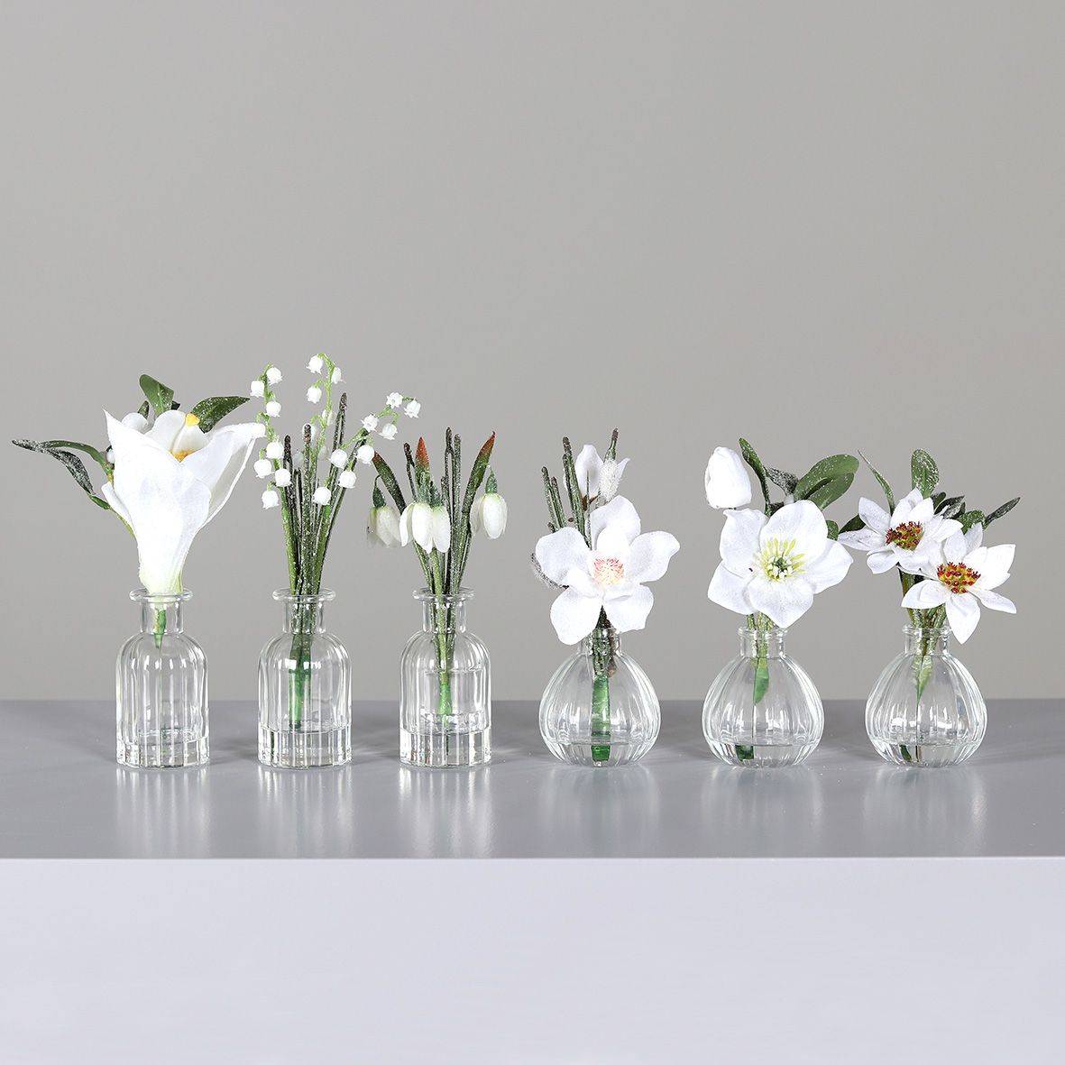 DPI - DPI - Fleurs artificielles de Noël dans un vase en verre