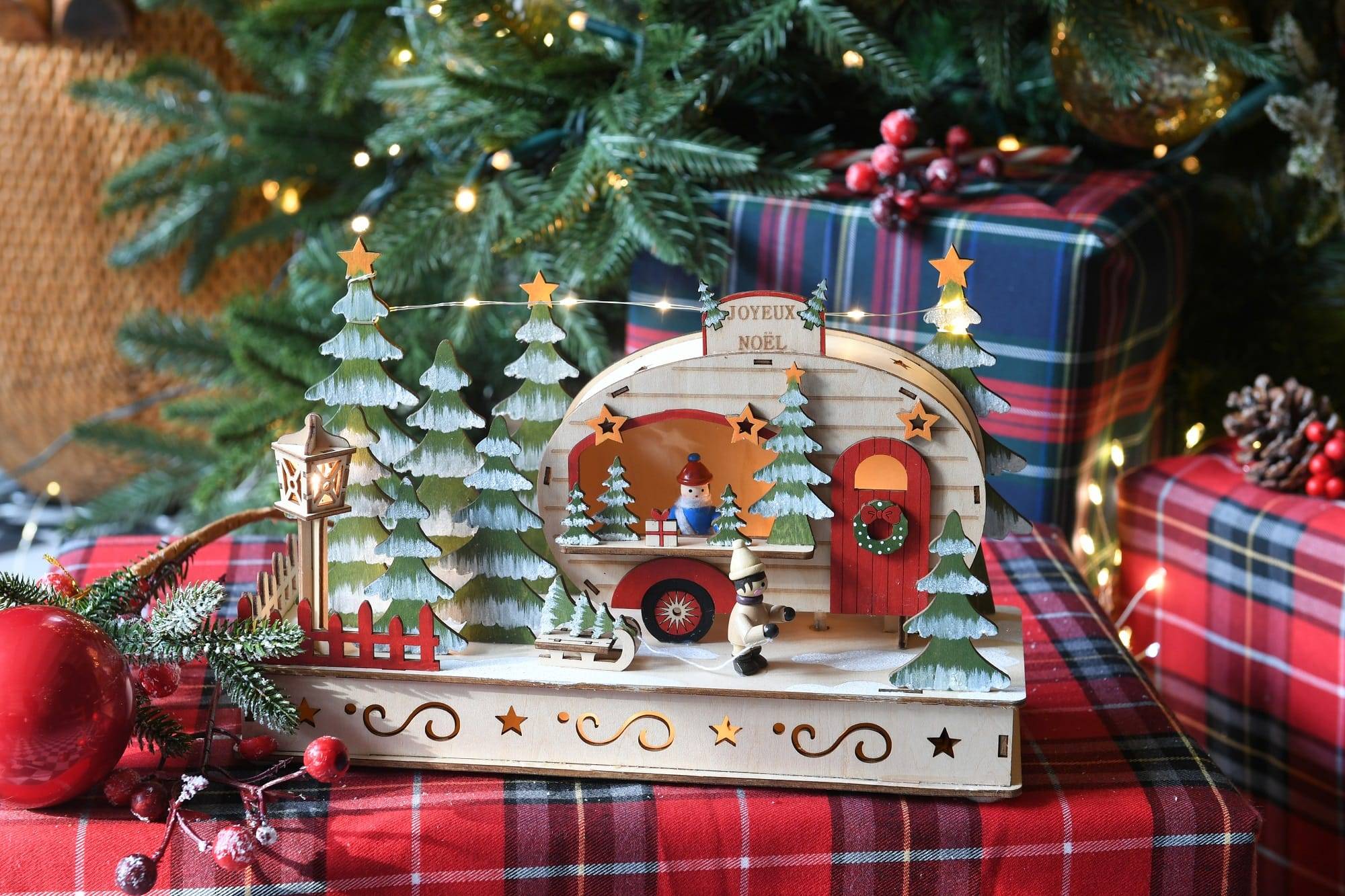 Blachere Illumination - Marché de noël en bois led blanc chaud L.28 x l.10 x H.18 cm - Imagen 2