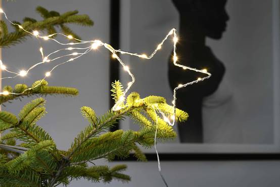 Blachere Illumination - Cimier étoile filante musical led blanc chaud L.38 cm - Image 1