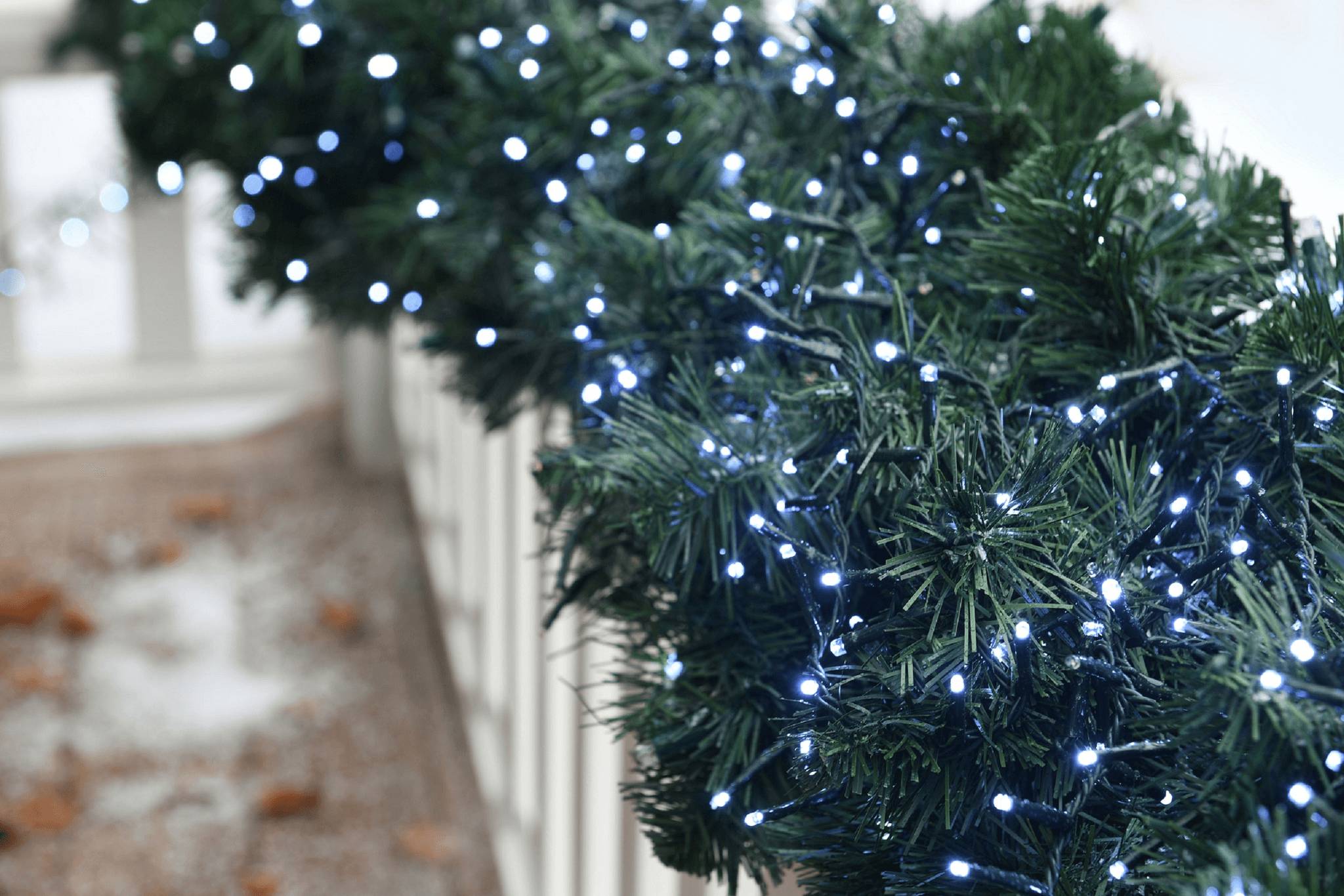 Blachere Illumination - Blachère Illumination - Guirnalda Led Racimo Blanco Puro L.9 m
