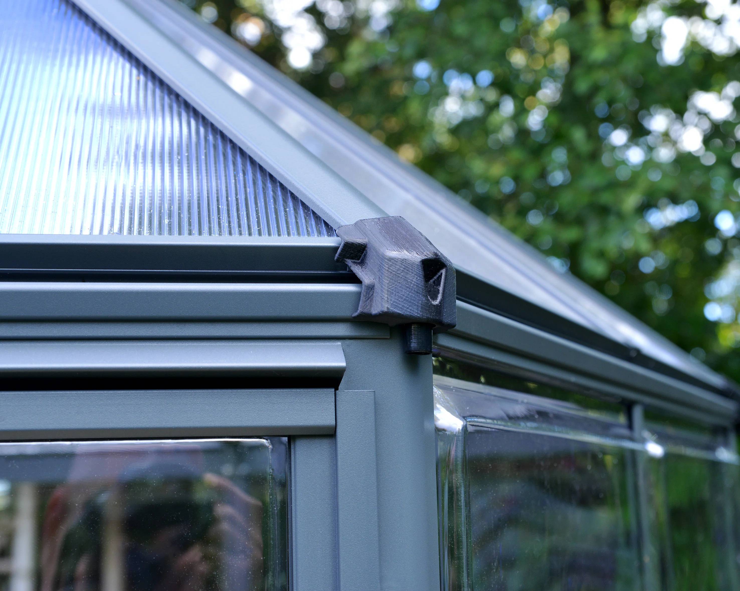 Canopia by Palram - Serre de jardin polycarbonate aluminium anthracite 3,9 m² Oasis avec embase - Canopia by Palram - Image 8