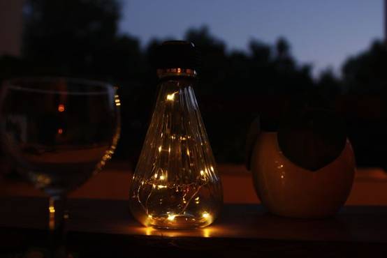 Watt & Home - Ampoule solaire Ziggy verre simili cuir LED Ø 9 cm H 18 cm – WATT & HOME - Image 3