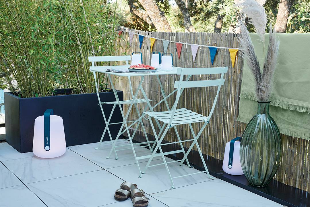 Table de jardin pliante acier 2 personnes 77x57cm vert opaline Bistro Fermob - Image 2