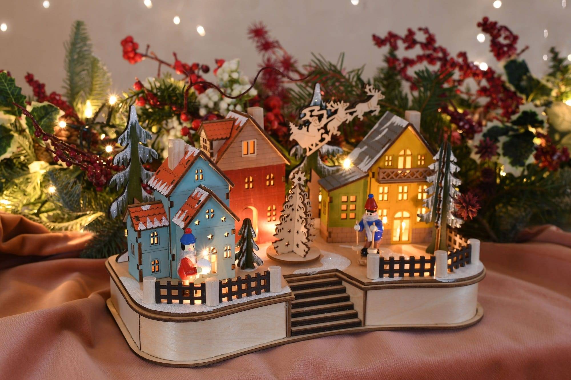 Blachere Illumination - Village en Bois LED animé piles/secteur L.30 x l.16 x H.18 cm - Imagen 2