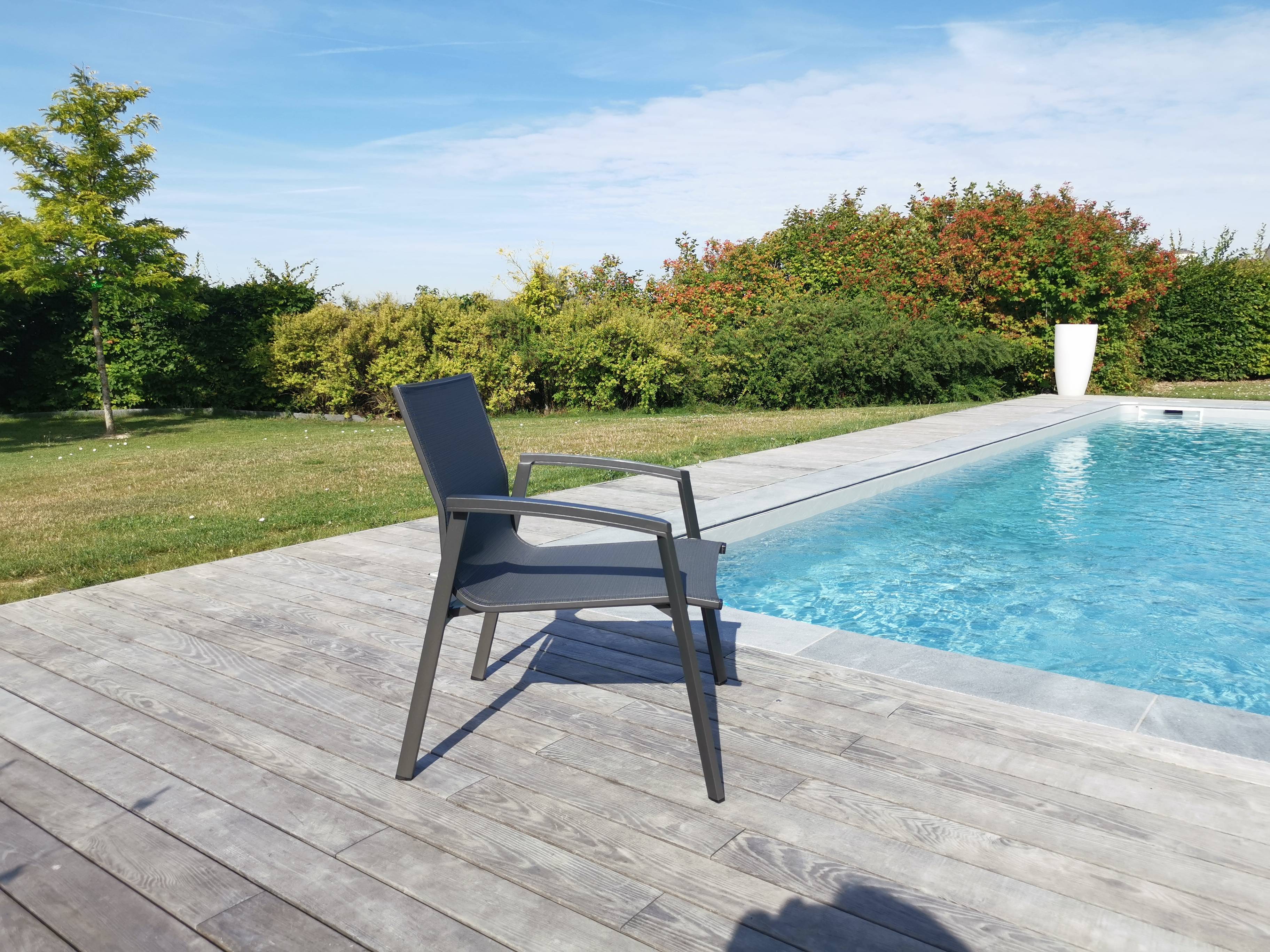 Fauteuil Bas Empilable Top Aluminium Anthracite Textilène Carbone - Imagen 4