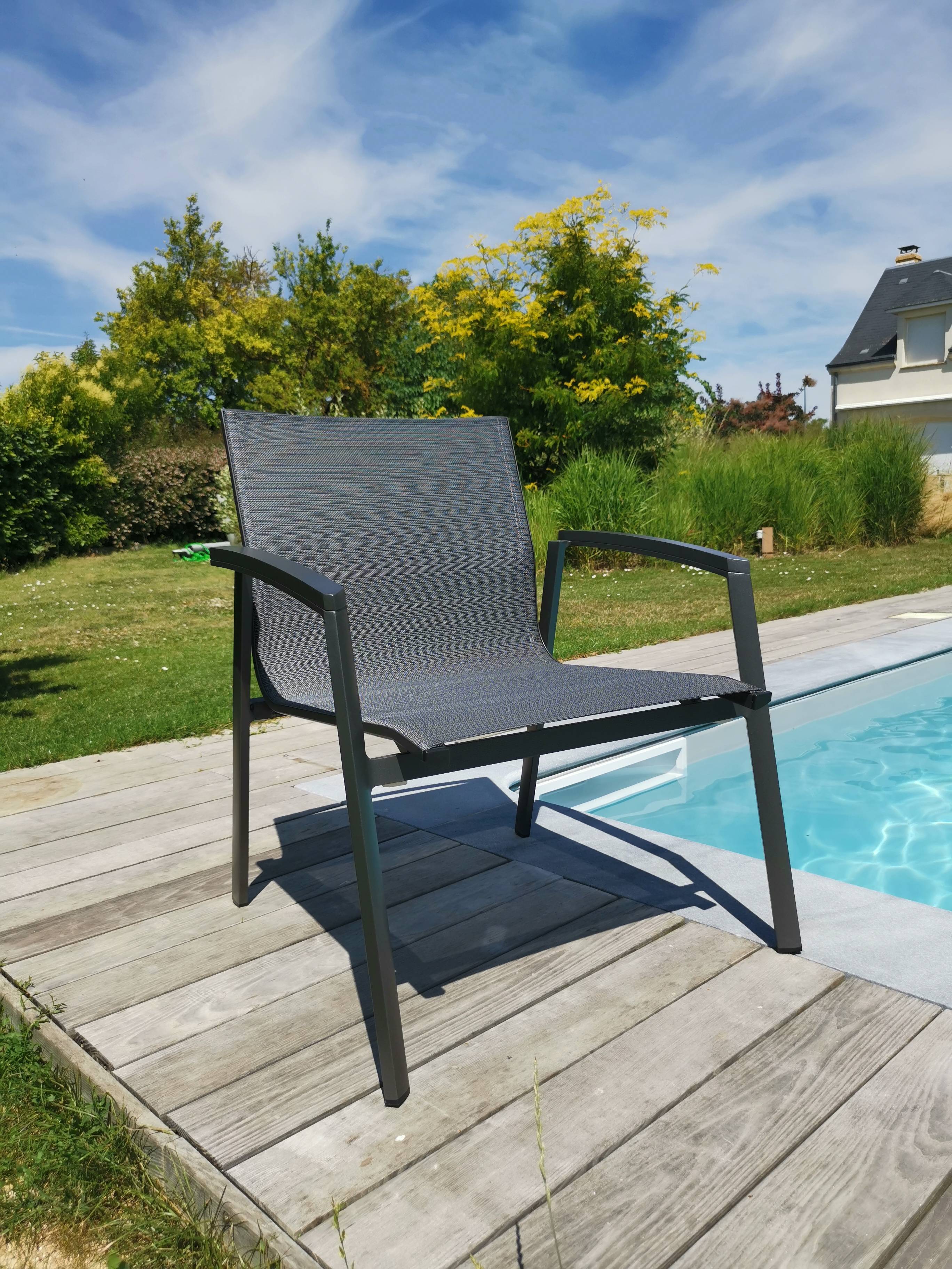 Fauteuil Bas Empilable Top Aluminium Anthracite Textilène Carbone - Imagen 5