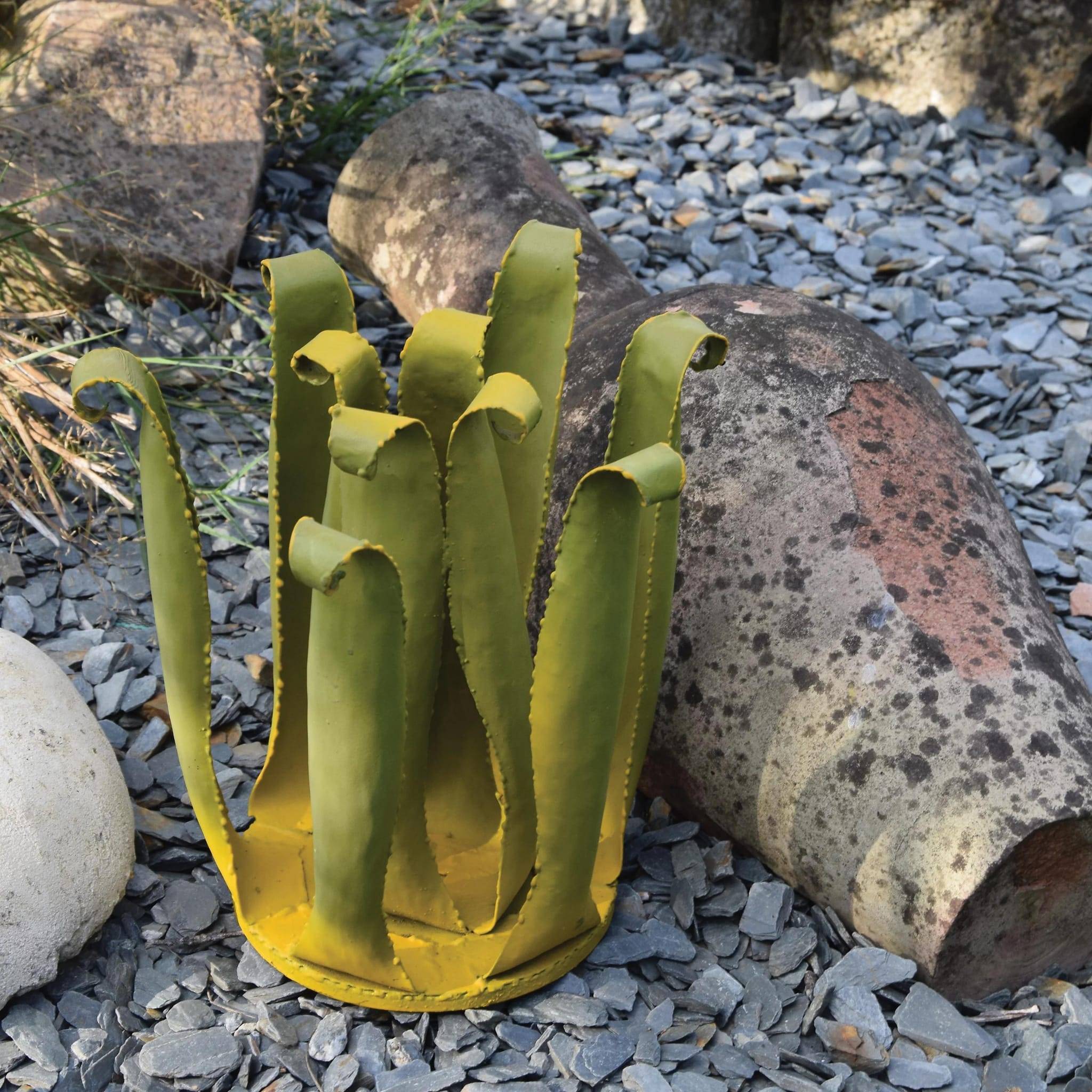 Cactus agave décoratif métal vert et ocre L.30 cm H.30 cm P.30 cm - Decoriale - Image 8