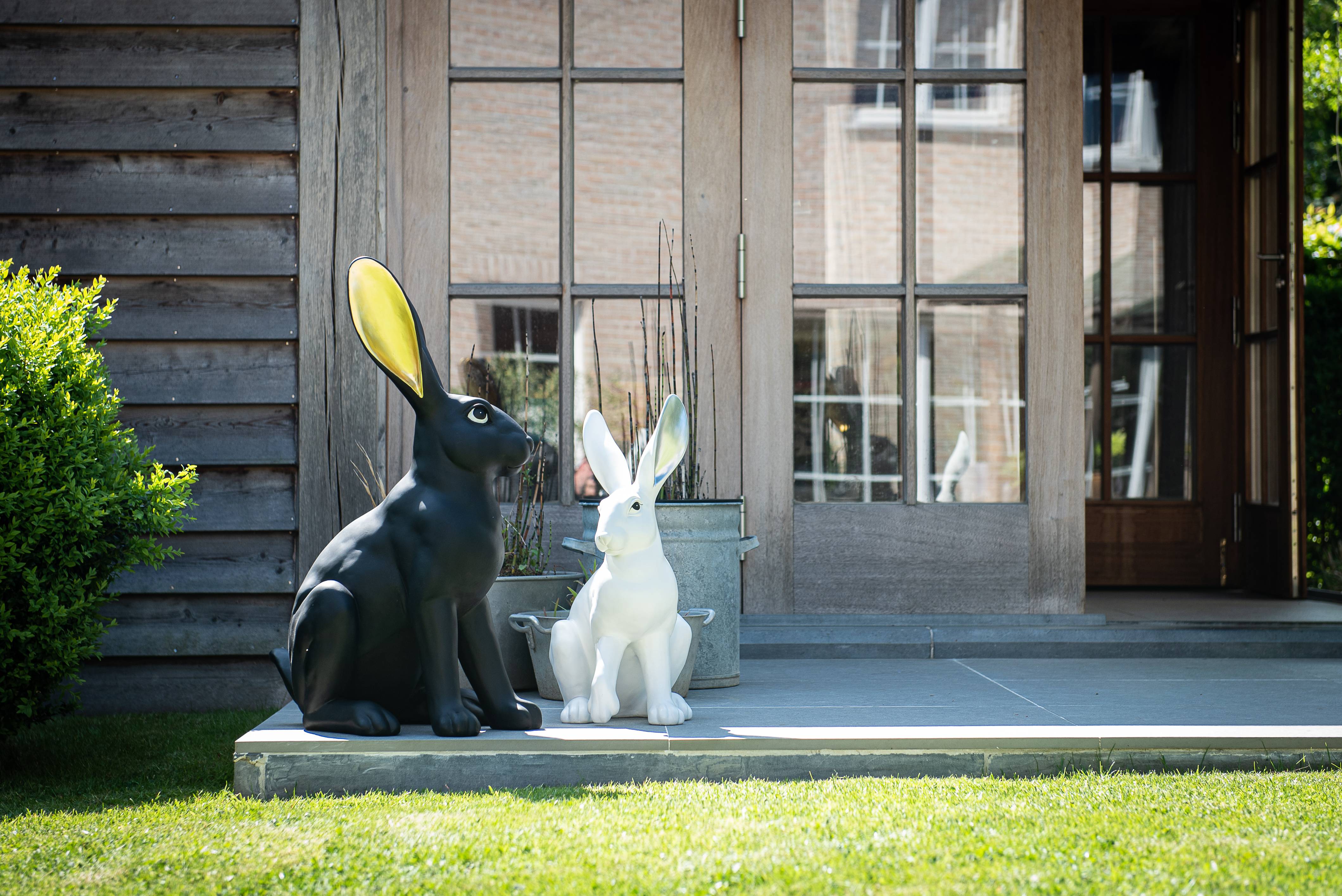 Garden ID - Statue Lapin - L. 40 x l. 28 x H. 62 cm - Imagen 1