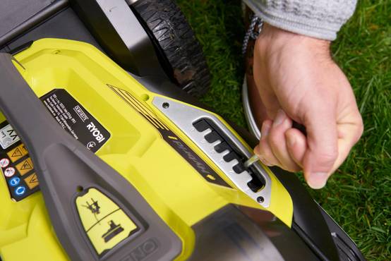 Ryobi - Pack comprenant : une tondeuse hybride + un coupe-bordures - Image 11