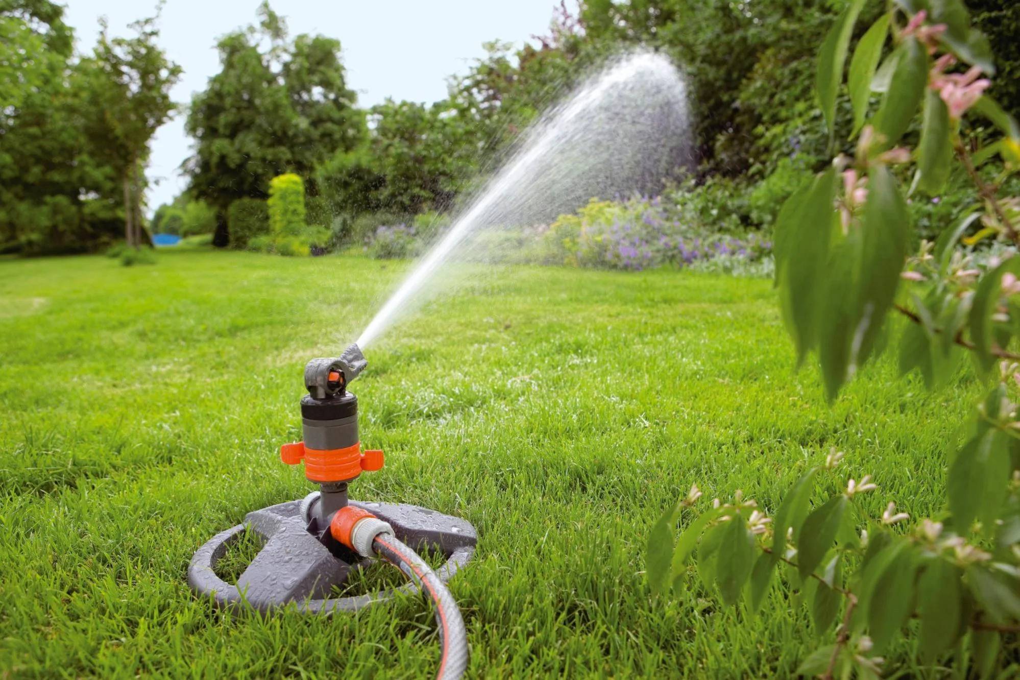 Turbine d'arrosage sur traîneau plastique GARDENA - Imagen 1