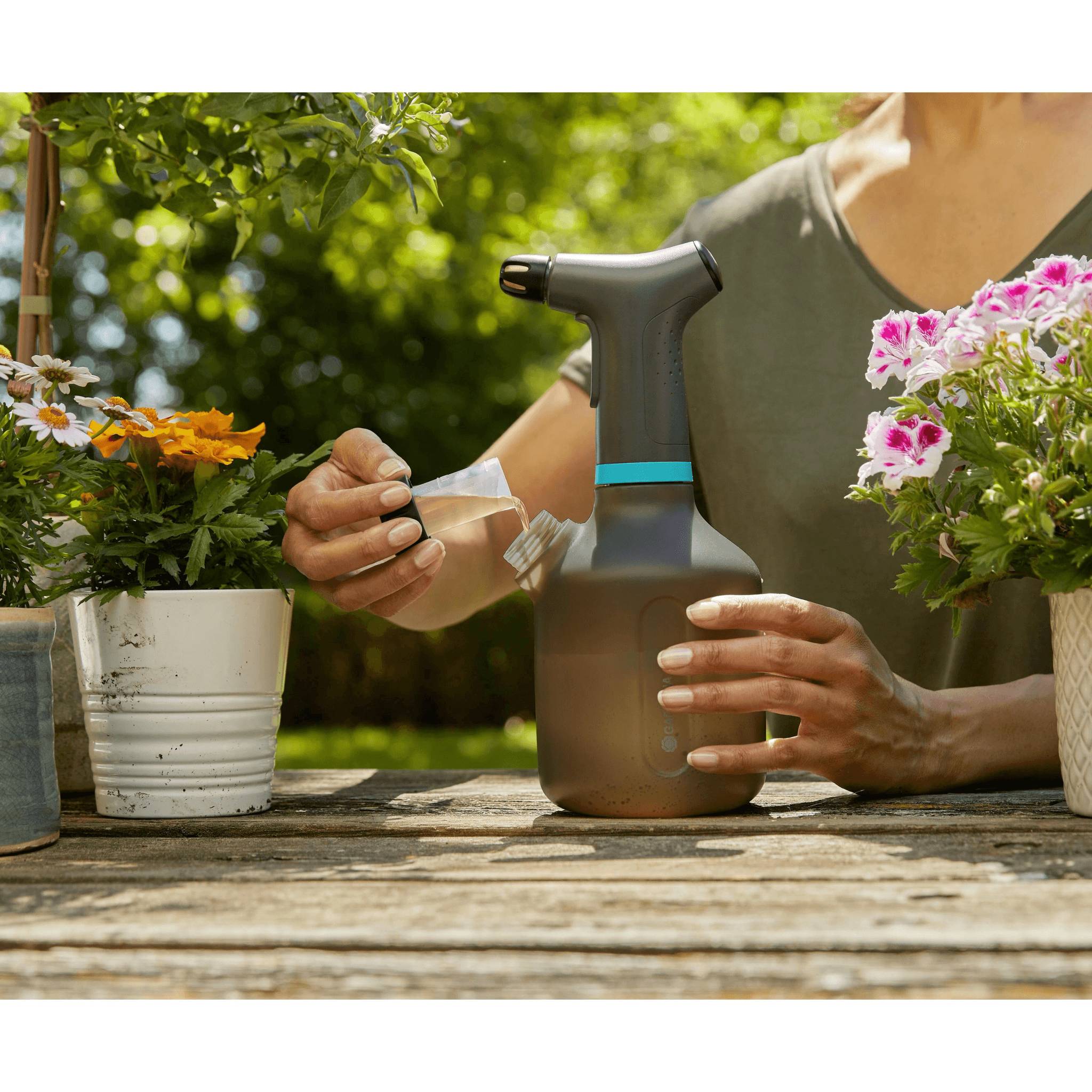 Pulvérisateur à Gâchette Batterie 1L Fonction 360° - GARDENA - Image 3