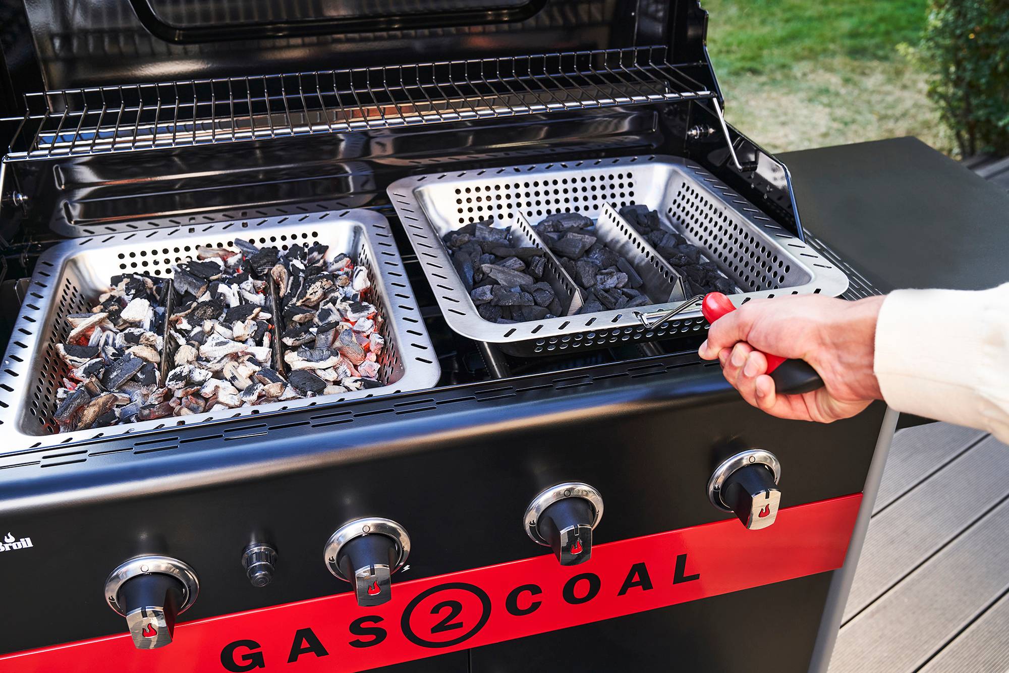 Barbecue charbon et gaz hybride Char-broil Gas2Coal 440