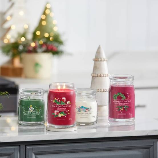 Yankee Candle - Bougie parfumée Christmas Tree Pot moyen - YANKEE CANDLE - Image 2