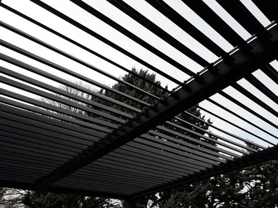 Pergola autoportante bioclim. Alu. Vantelles latérales 10,80 m2 - Image 11