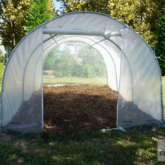 Richel Serre - Serre maraichère 13,5m² pied droit 1 porte zip acier galva PE L. 4,5 x l. 3 x H. 2 m – Richel serre - Image 3