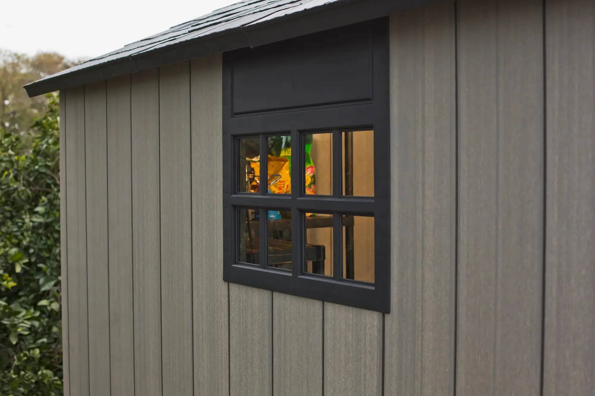 Abri de jardin résine anthracite avec plancher 6,6m² Brossium Keter - Image 8