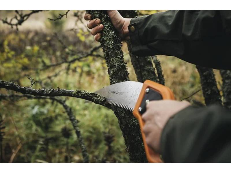 Fiskars - Sierra de poda hoja fija 37 cm mango D – FISKARS - Imagen 8