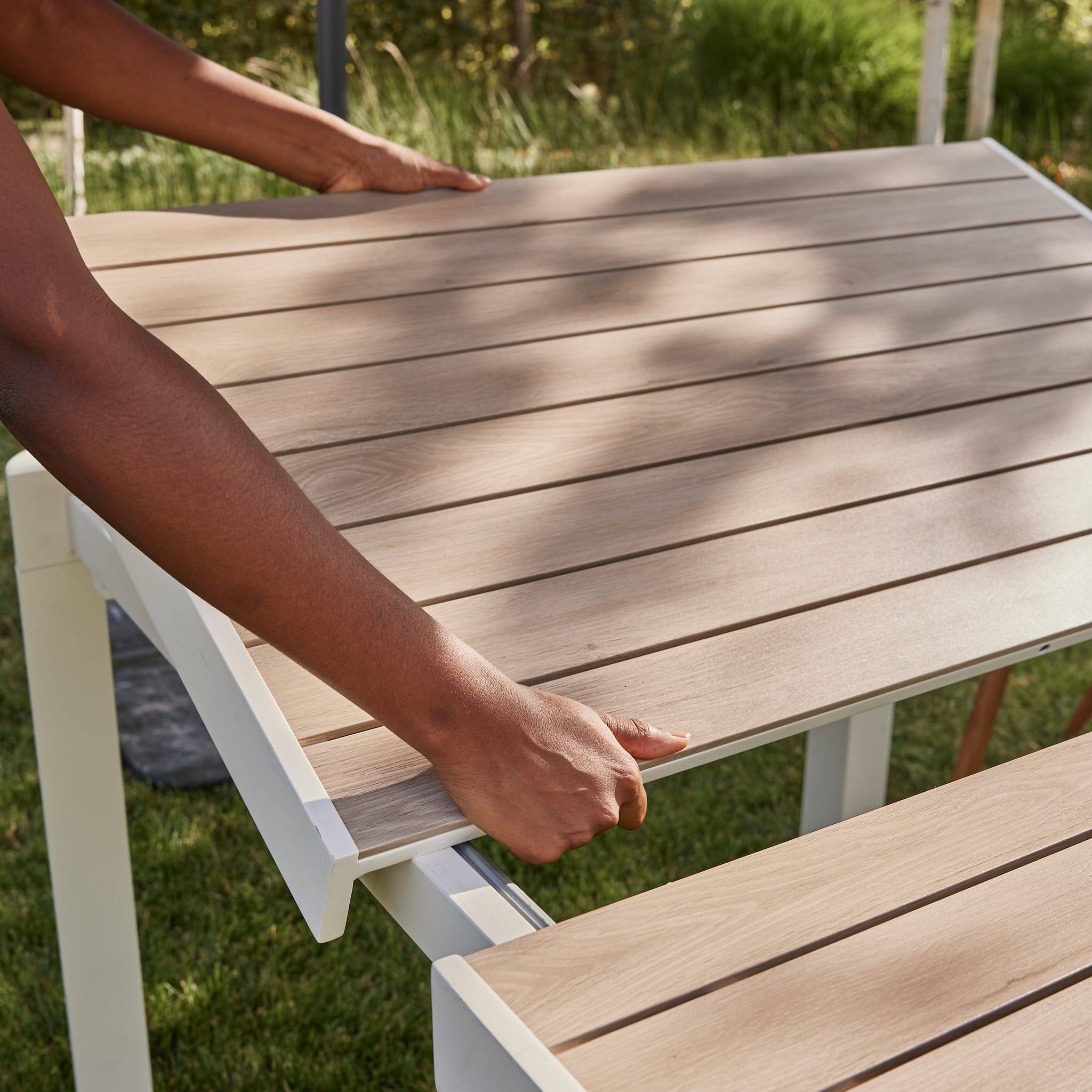 Ecloz - Table de jardin rectangulaire extensible alu sable/bois 8/10 personnes Enes ECLOZ - Image 6