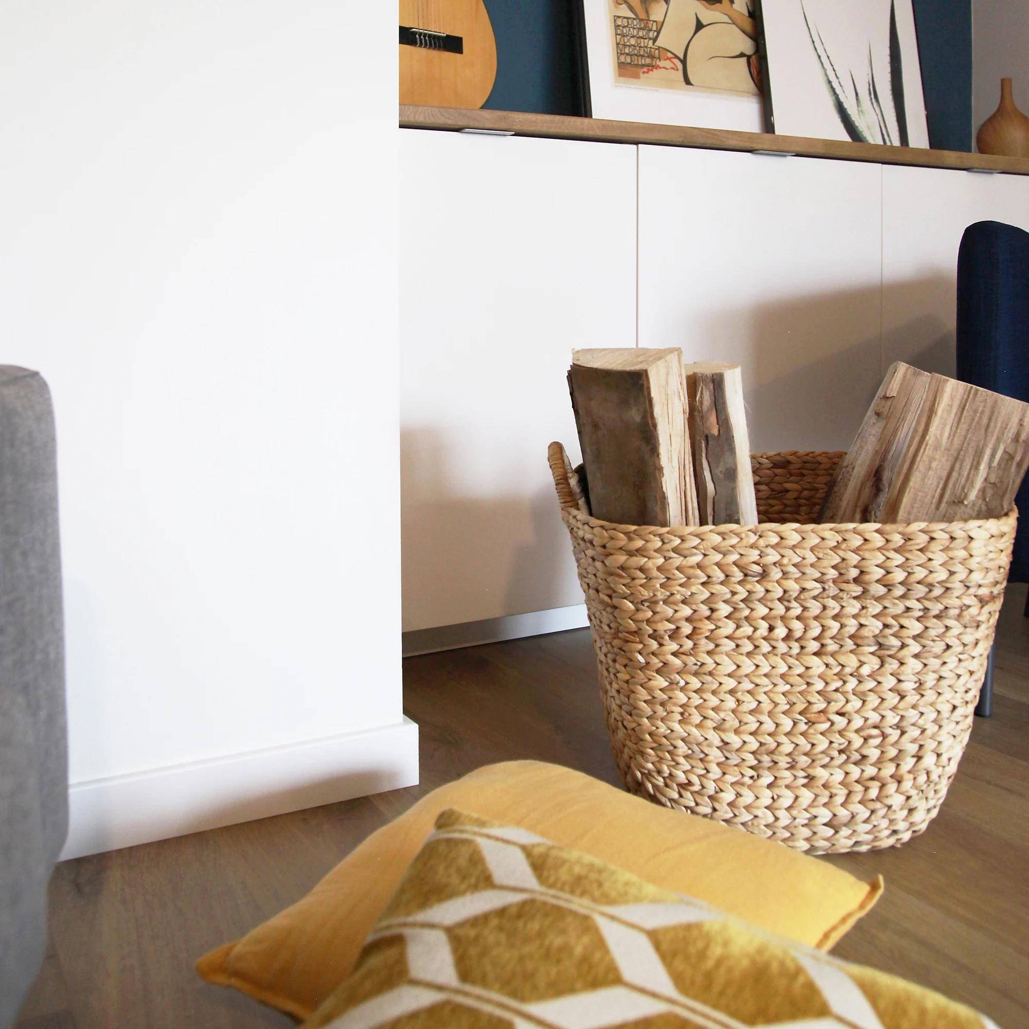 Cesta para leños en jacinto de agua natural L.50xP.40xH.35 cm Goa - Le marquier - Imagen 1