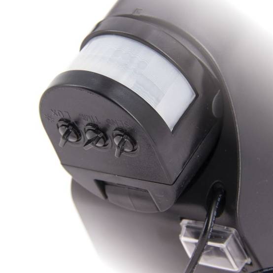 xanlite - Projecteur mural 2 têtes solaire LED, détecteur de mouvement, IP44, 1500 Lumens, 6500K , Blanc froid - Image 4