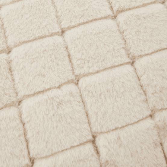 Coussin imitation fourrure beige - ECLOZ - Image 3