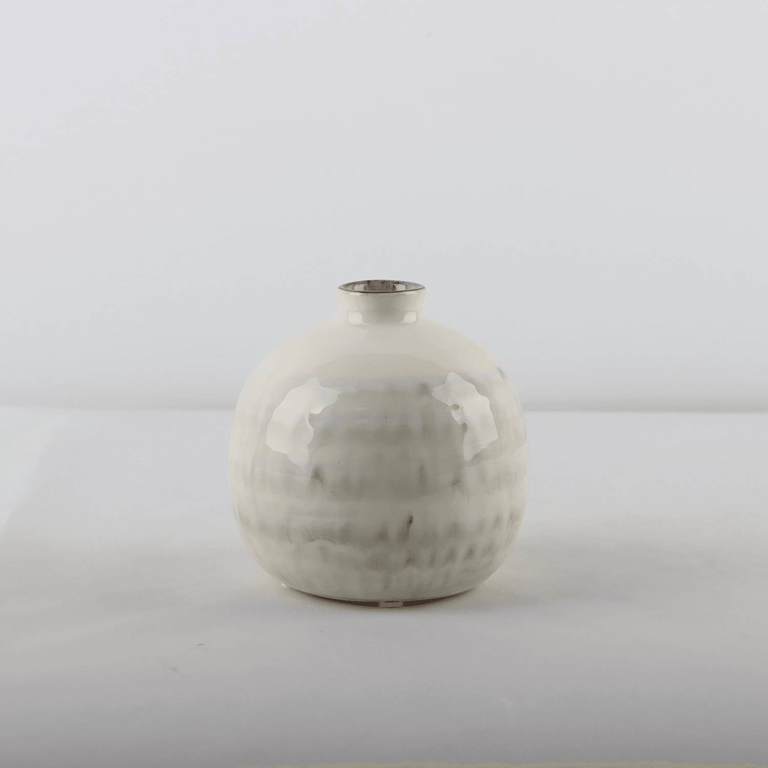 Vase blanc cassé boule H.12,5 cm - ECLOZ