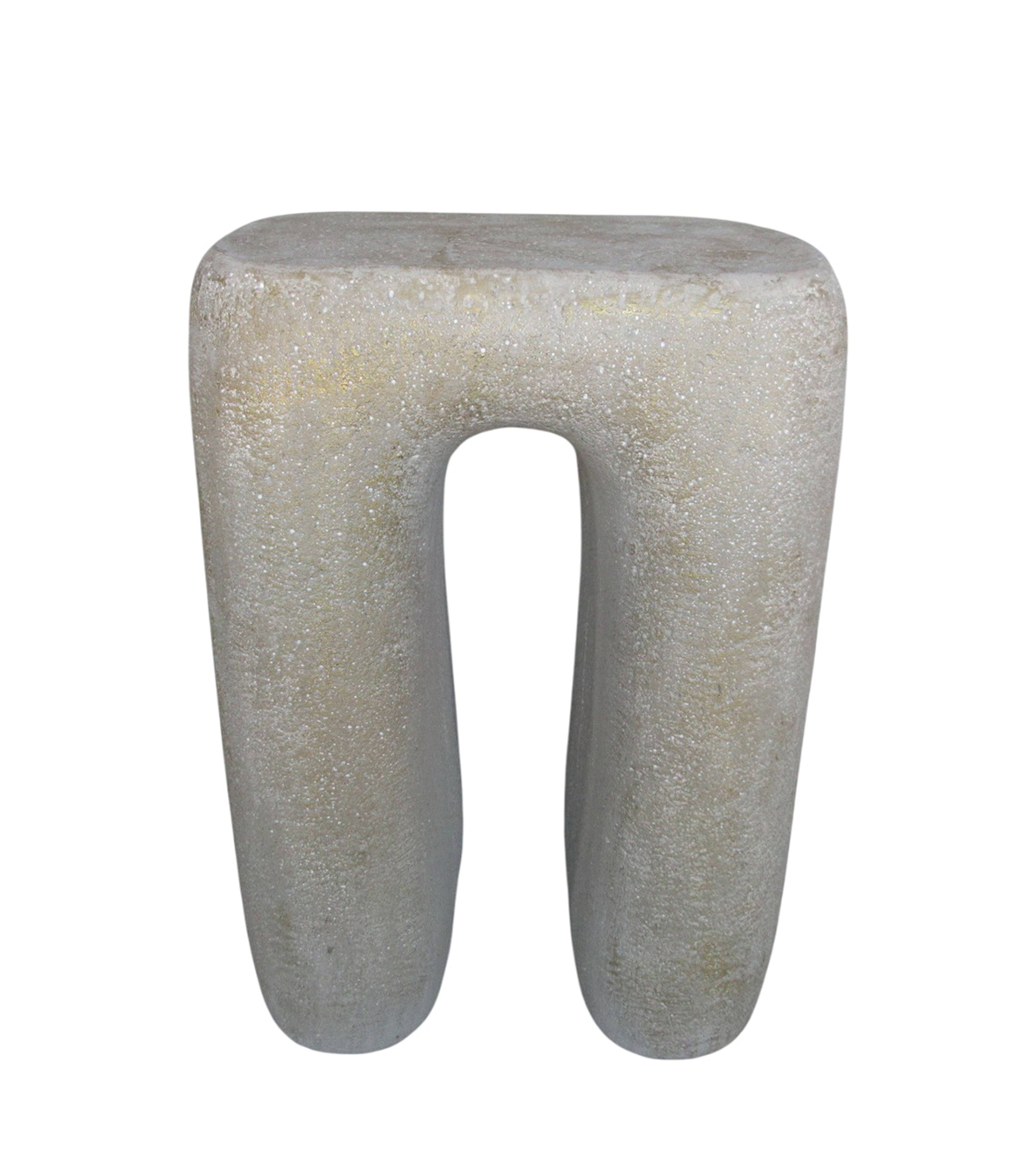Ecloz - Bout de canapé / tabouret effet béton avec reflets or - H. 50,5 cm - ECLOZ