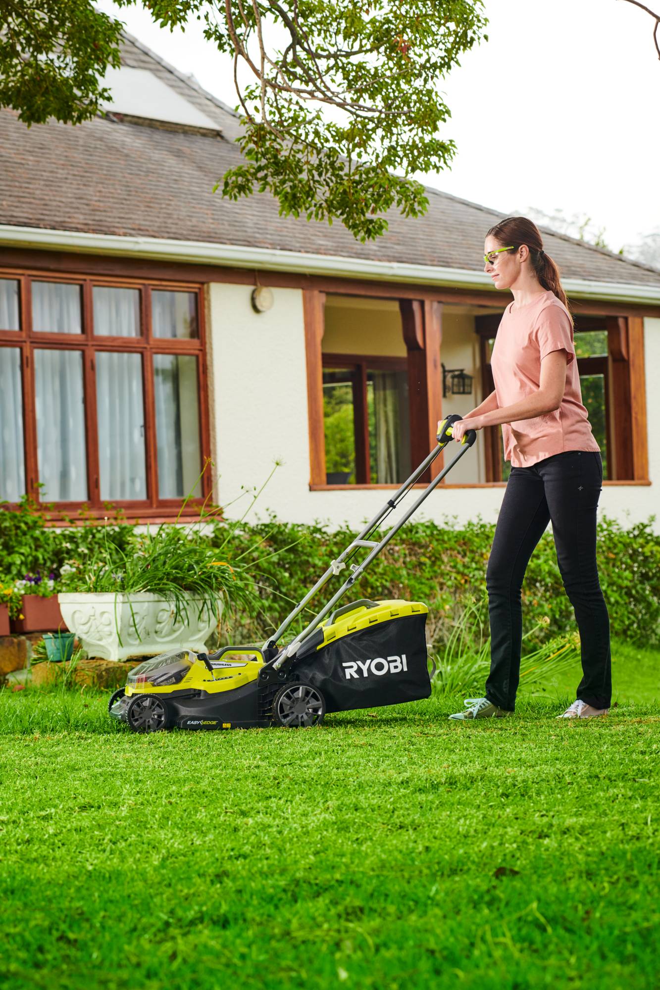 Ryobi - Pack tondeuse RY18LMX37A-150 + Cisaille / sculpteur RY18GSA Offert - Ryobi - Imagen 2